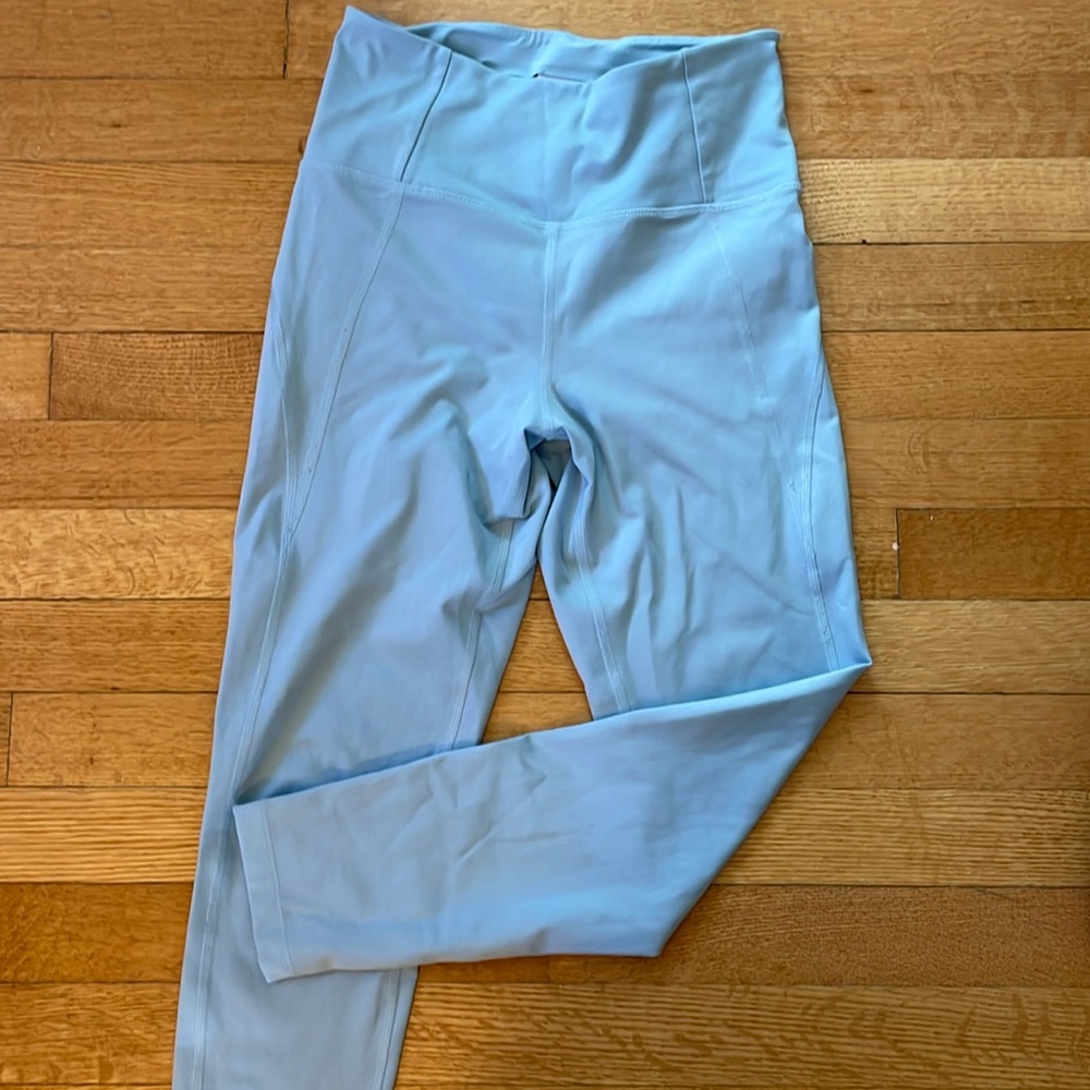 Light blue 7/8 Girlfriend Collective legging, great condition